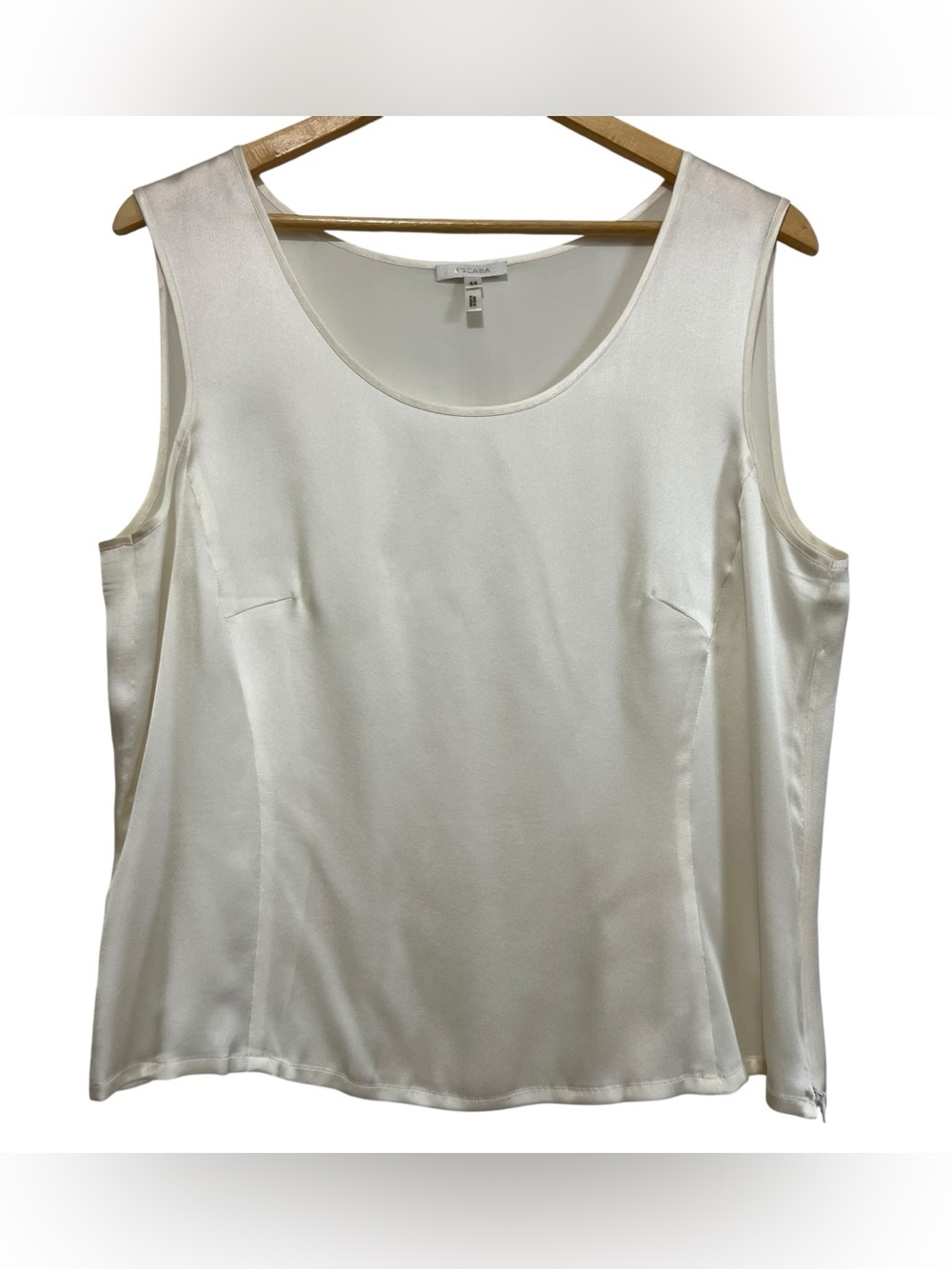 ESCADA Sleeveless Silk Satin Scoop Neck Tank Top Off-White Size 44